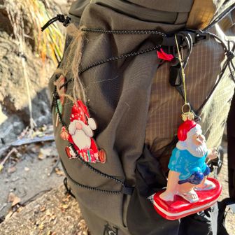 もとやんがみんなのために持参してくれたのでザックにデコレーション