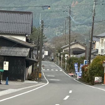 最初は、秋月公営駐車場から舗装路で古処山登山口を目指す