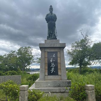 太子山ピークは厩戸皇子像