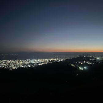 目指すゴールは右奥の山
どんどん標高が下がっていく