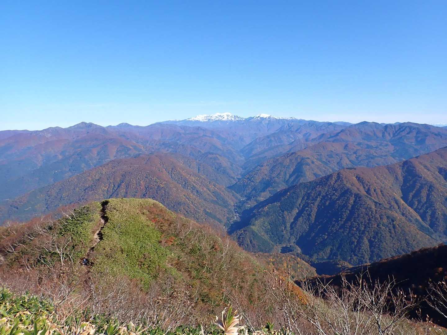 荒島岳勝原登山口-深谷ノ頭-シャクナゲ平-荒島岳-小荒島岳 往復コースの写真