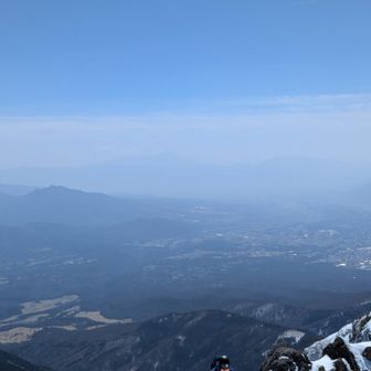 うっすら富士山。