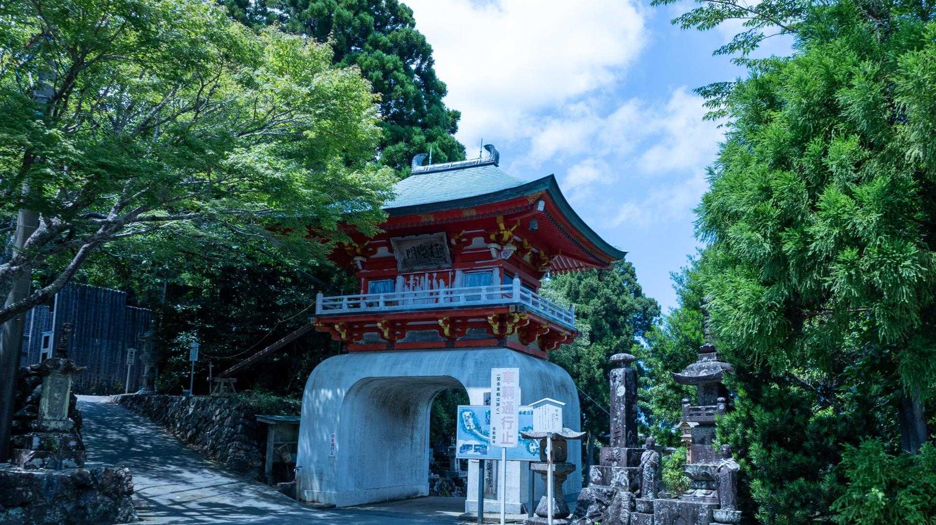 奥の院より
