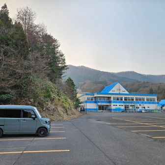 １か月ぶり２度目の訪問。
スキー場の駐車場からスタートです。