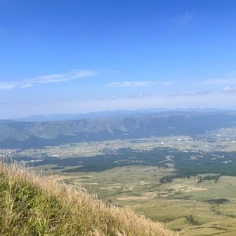 北の外輪山
大観峰辺り
風が心地良い
もうちょい💪