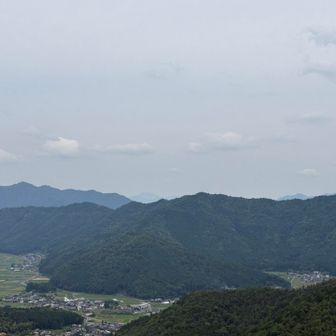 真ん中にうっすら見えてるのが大江山らしい