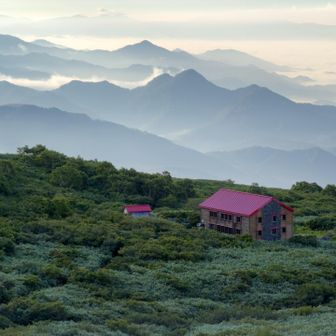 滝ノ小屋を過ぎて見下ろす
奥は雲海だった