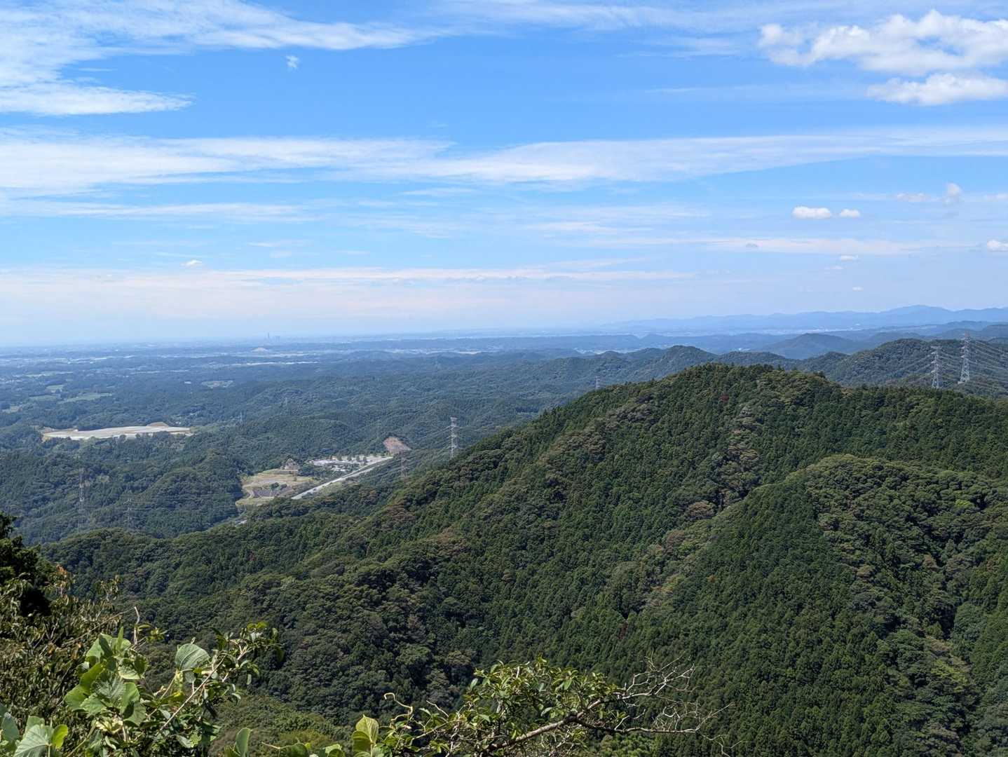 久しぶりの天狗岩より
遠くにアクトタワーが見える