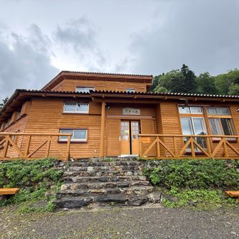 コンパクトですが良い小屋です！