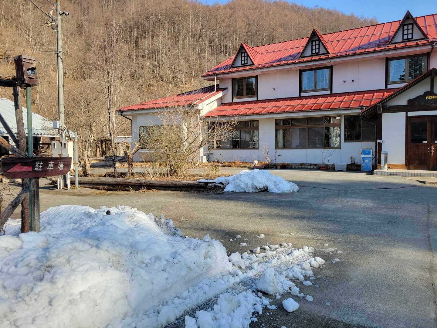 すずらん昆虫館の駐車場
施設の方、とても親切でした✨