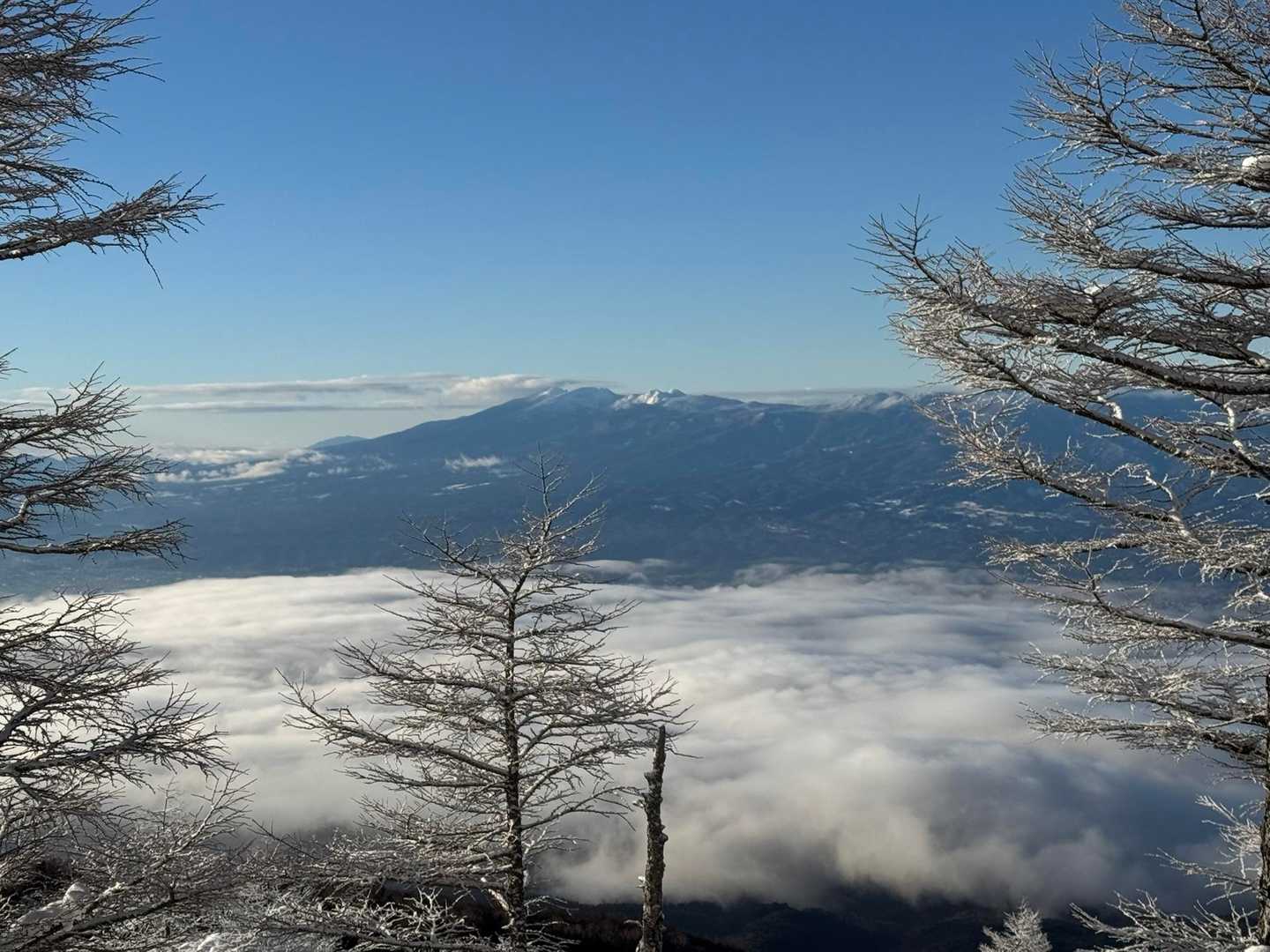雲海☁️☁️の先に八ヶ岳🏔️🏔️