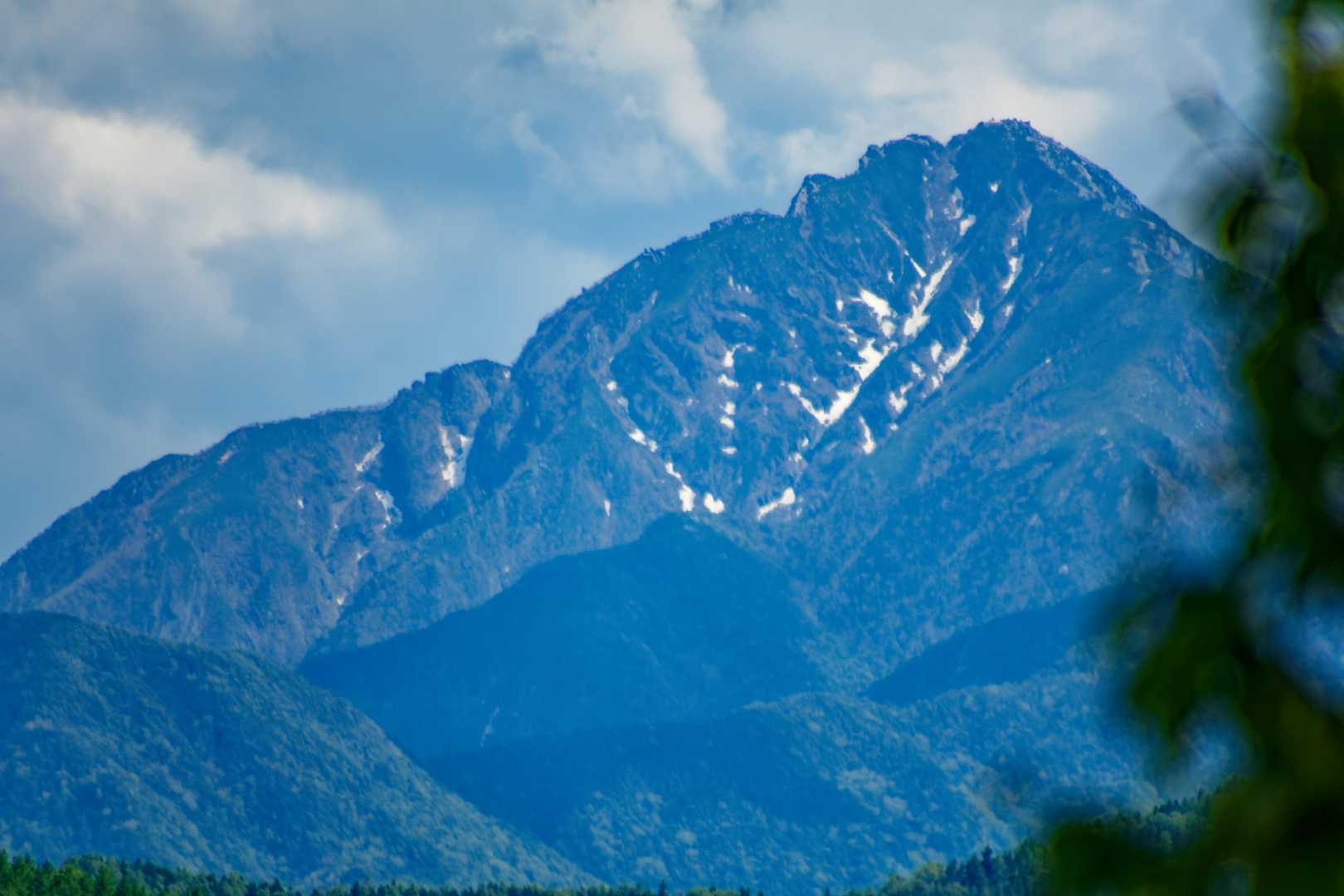 展望と森。豊かな山の表情を楽しむ長野・入笠山＆大阿原湿原コースの写真