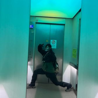 昨日はみんないたのに...
1人のエロベーターは寂しい😂