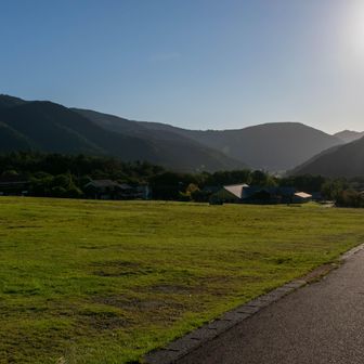 静かな土曜日の朝のキャンプ場。

久々にオートキャンプもしたいなぁ。