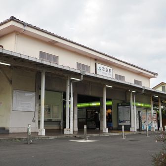 衣笠駅をスタート
目指す衣笠山は駅の裏ですが、改札は一つなので、グルッと回ります