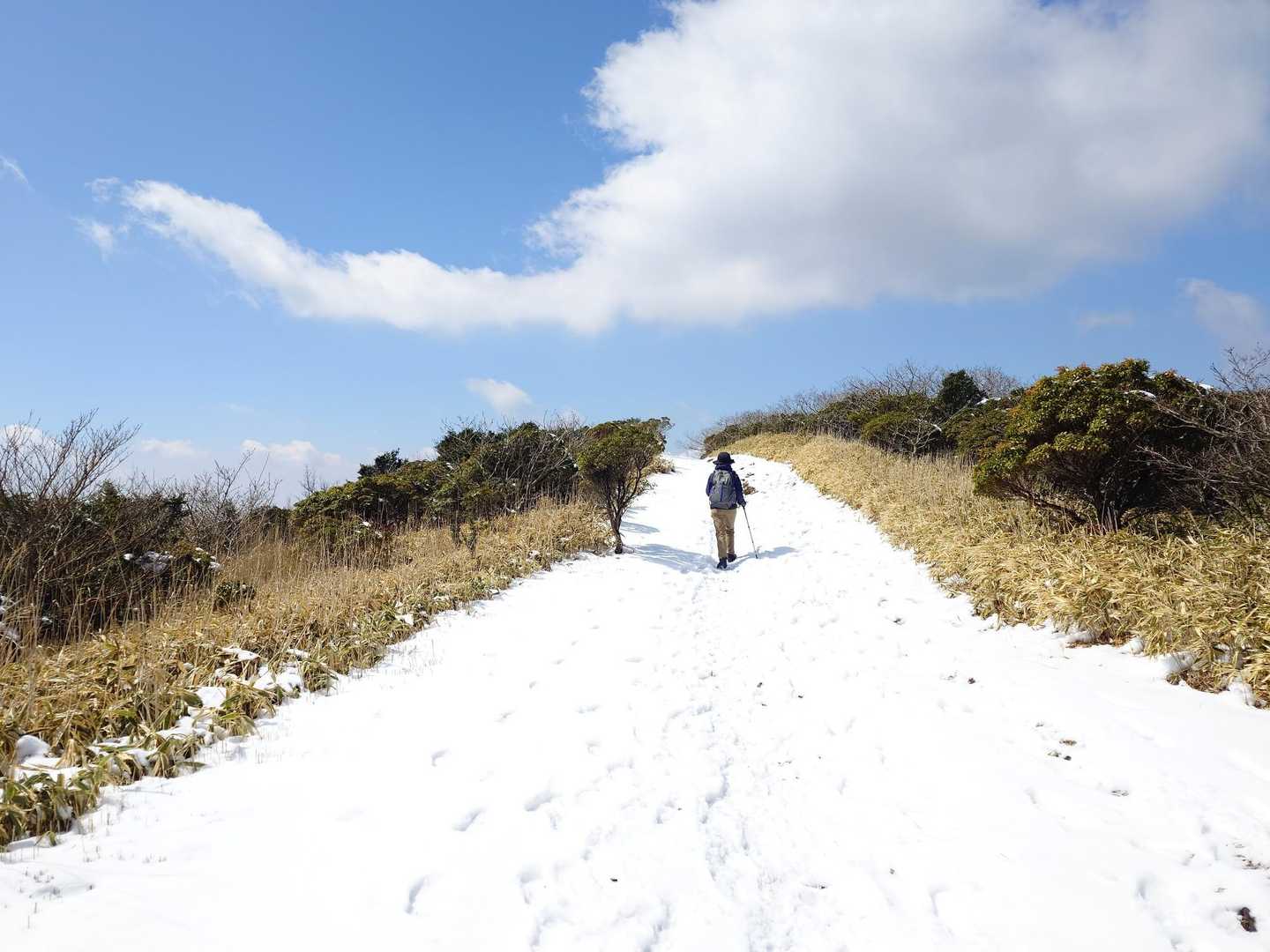 雪がﾓﾘﾓﾘしてて