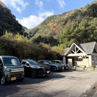駐車場は下段はいっぱいでしたが、上段はすいていました