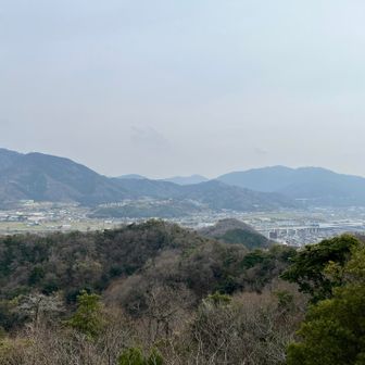 新幹線敦賀駅が見えます。