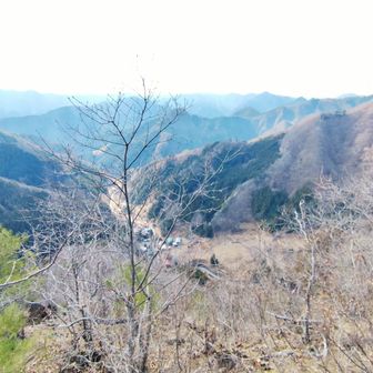 山頂からは下底瀬を見渡せます😊
行き止まりの山頂です　一旦下ります