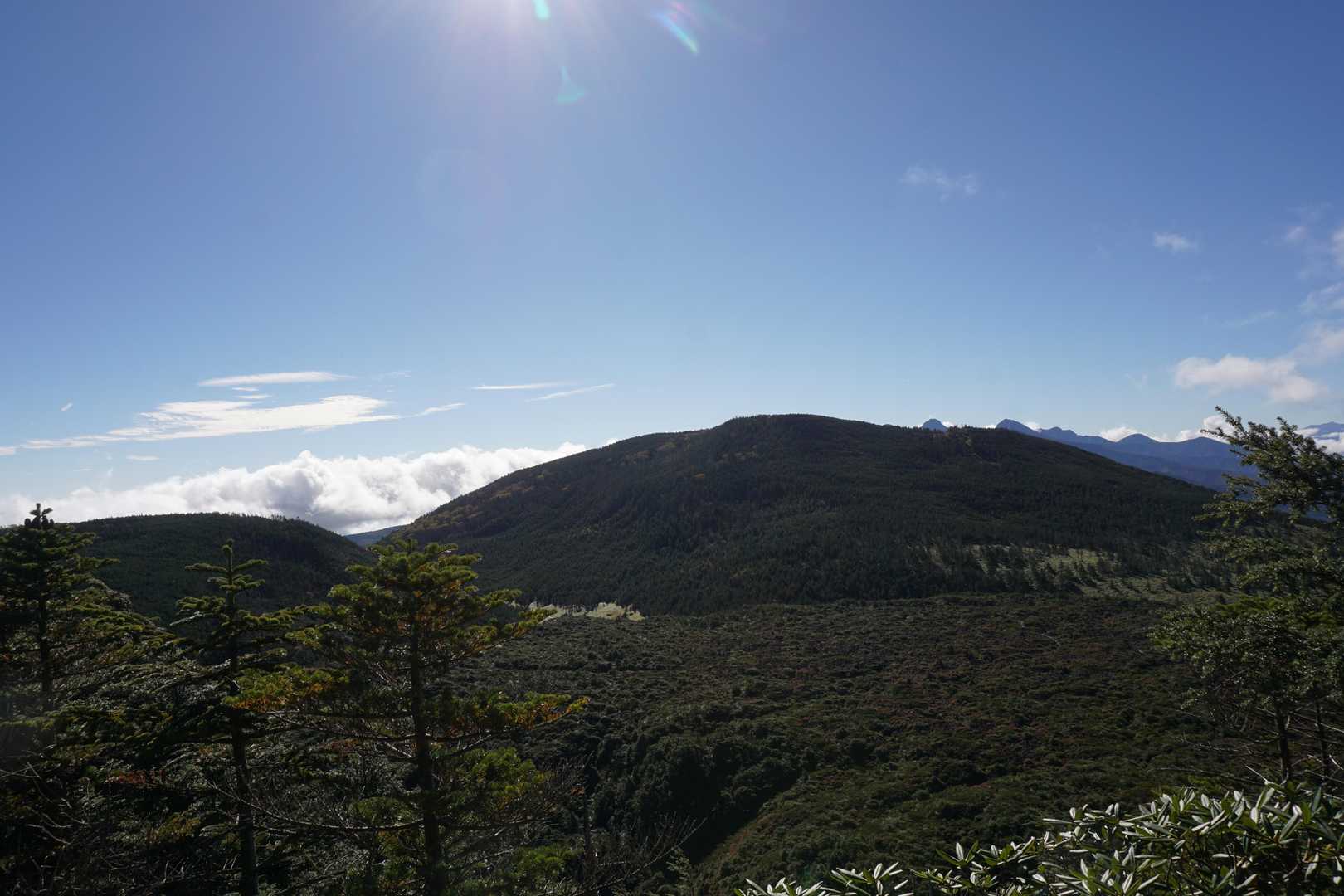 あれが 縞枯山のようです