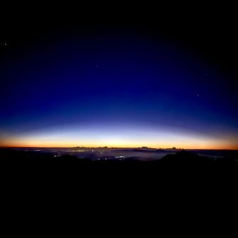 夜が明ける前
この景色見たくて毎回 日の出1時間前に到着🥹