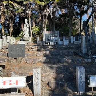 ソロモン諸島戦死者の慰霊碑