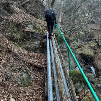 出だしからパイプの橋
滑って危険⚠️