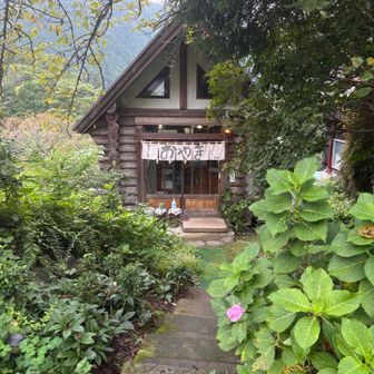 おやきのお店を発見

残念ながら焼いてる所で、時間がかかるからまたおいで（意訳）との事でした。

美味しそうだったので、是非来よう