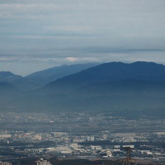 比良山系も見える