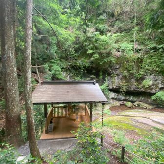 建物見えてきた〜
建物の中は土足です