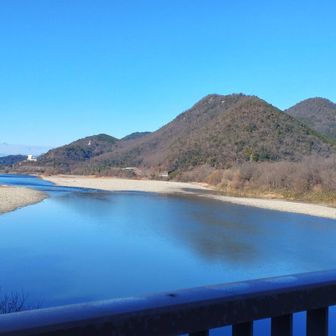 千鳥橋を渡る。
清々しい天気