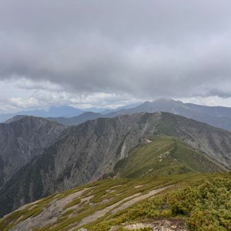 前小河内岳方面。