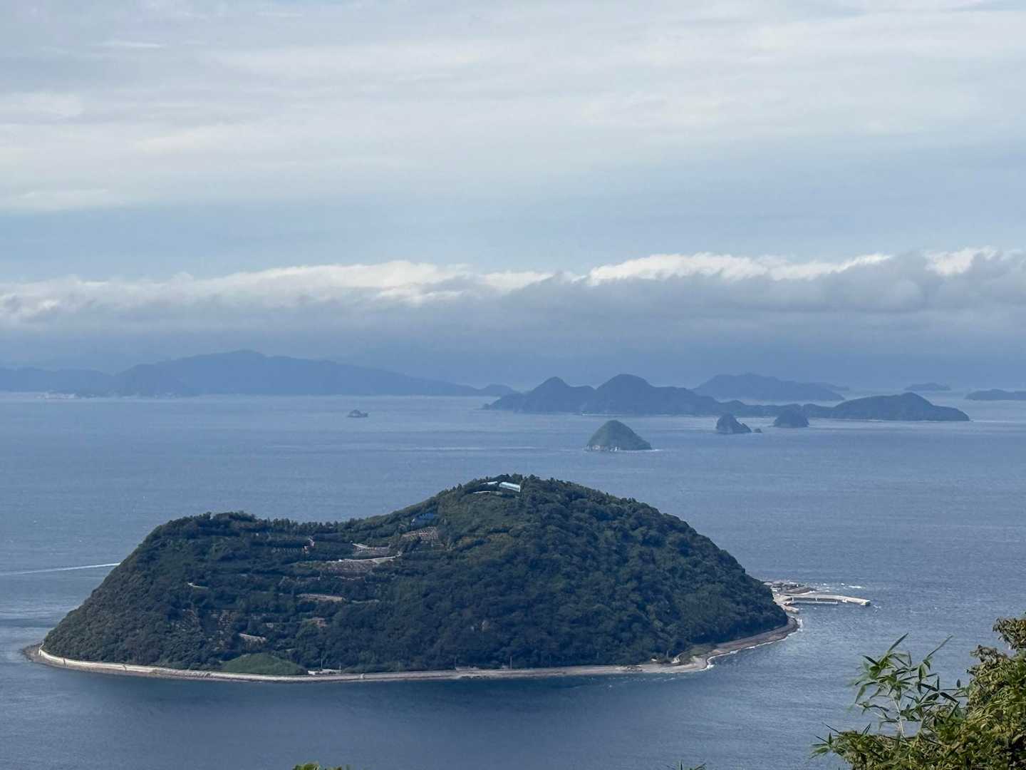 奥まで進むと本土側も👀
周防大島が見えているらしいです😌