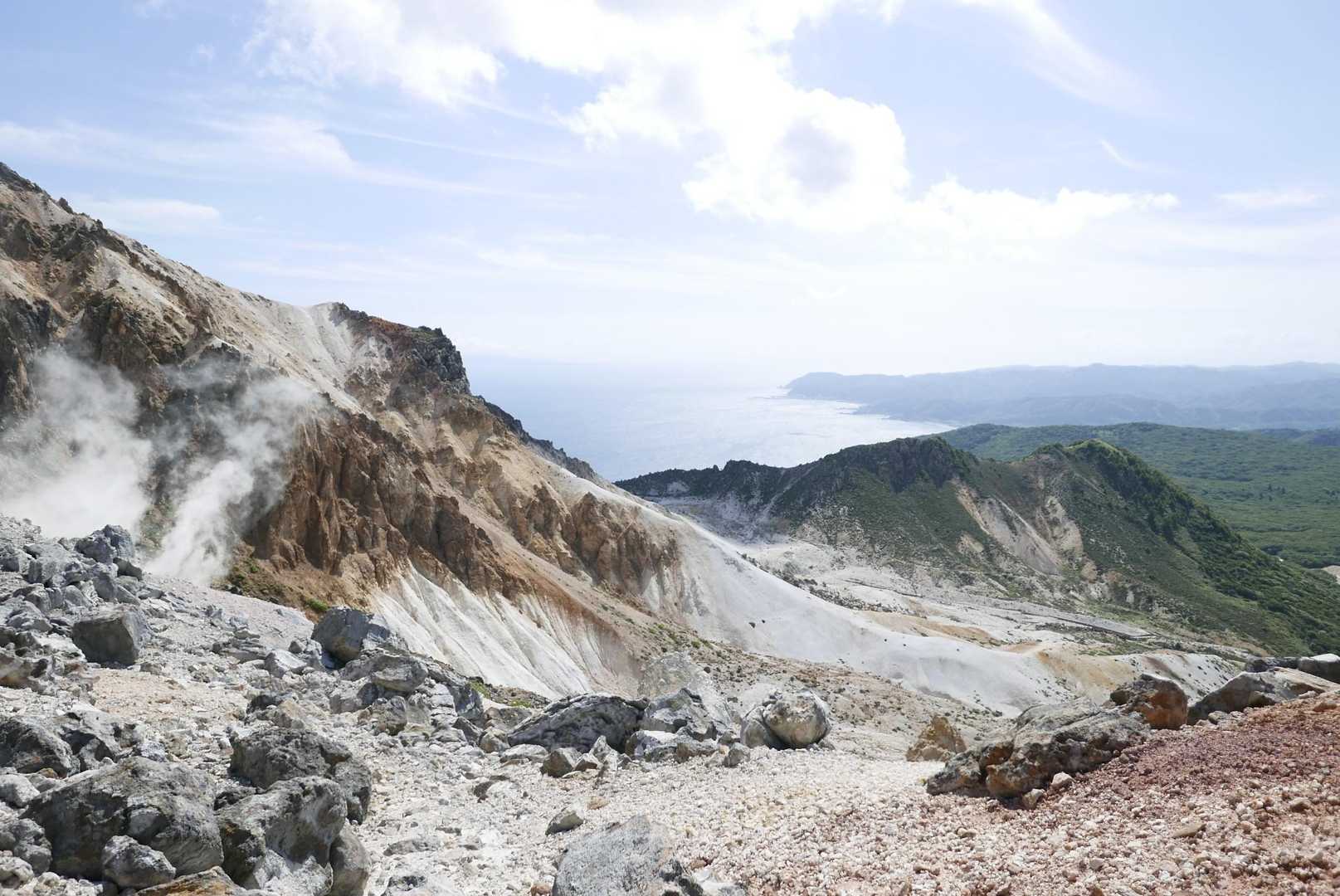 ここでFAQコーナー
(本当にいただいた質問に対する答えを書き連ねます)

Q1.北海道まで船でどのくらい時間かかるんですか？
A1.往路(大洗→苫小牧)は16時間、復路(函館→青森)は3.5時間ほどでした

Q2.現地でどのくらい車で走りましたか？
A2.特に計ってませんでしたがガソリン給油量と平均燃費から丸3日間で850kmほど走ってました
余談ですが郊外では過去最高燃費を記録しました！定速巡航(出来る)って凄い👏✨️

Q3.食べたもので何が一番美味しかったですか？
A3.スープカレーです
　いいえ、スープカレーです
　写真には載せてませんが個人で経営されてる私の母親くらいのお母様(すっごく若く見える！)が切り盛りされてる焼肉屋も美味しかったです