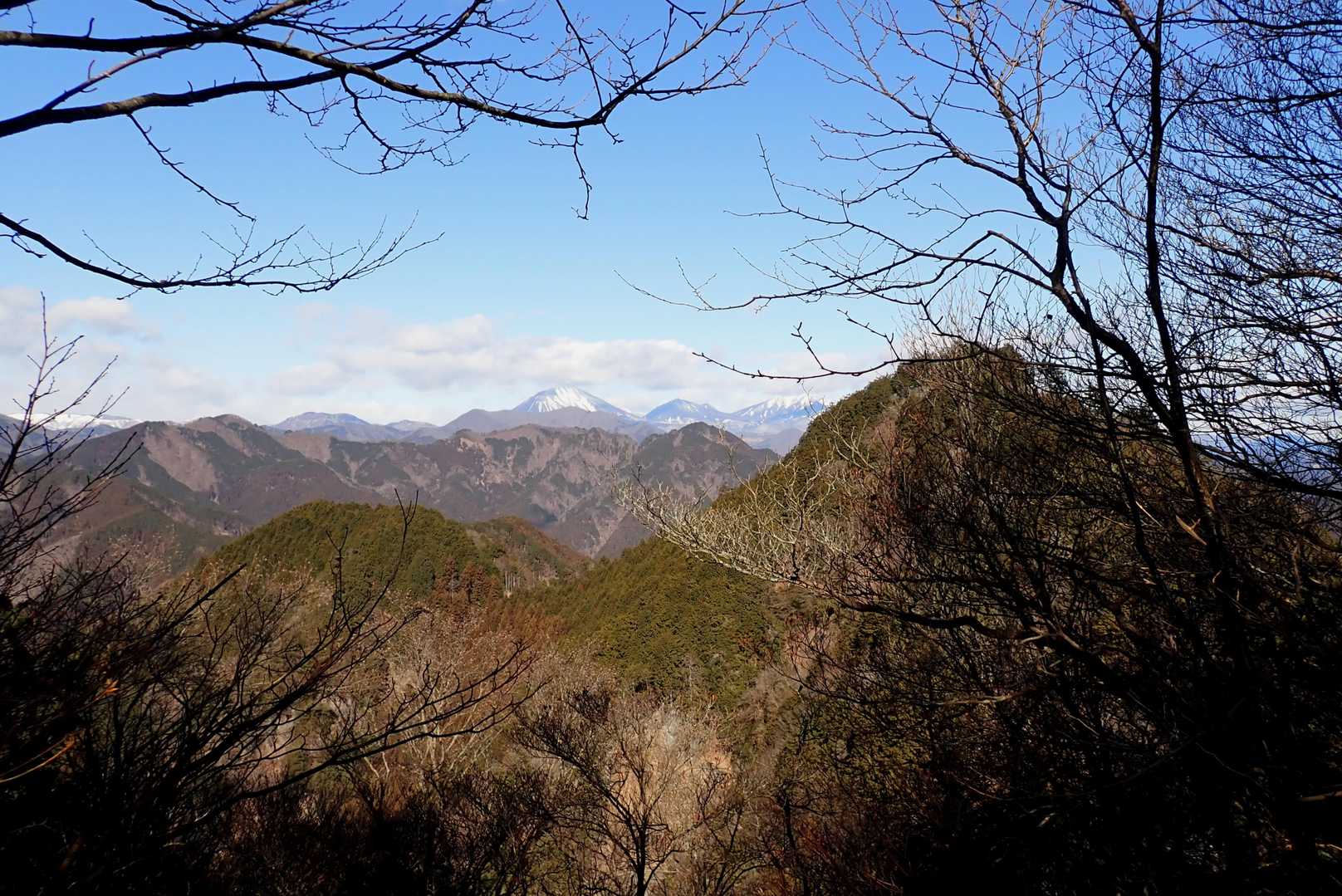 日光方面の眺望あります✨

右のピークはタブン月山⛰
