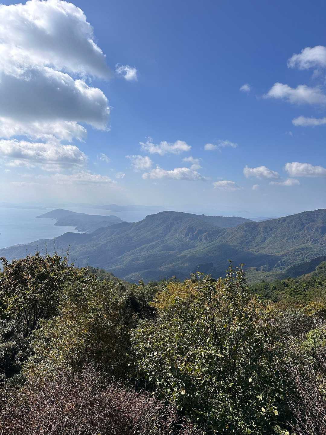 【フラット登山】瀬戸内海の最高峰・小豆島には海と崖と謎のパゴダがあるの写真