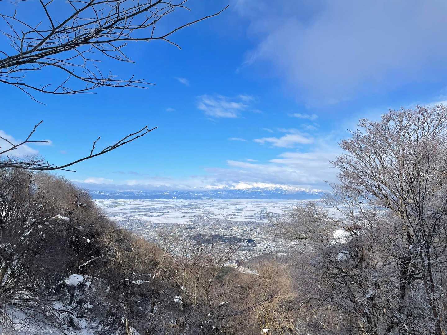 飯豊山がよく見える