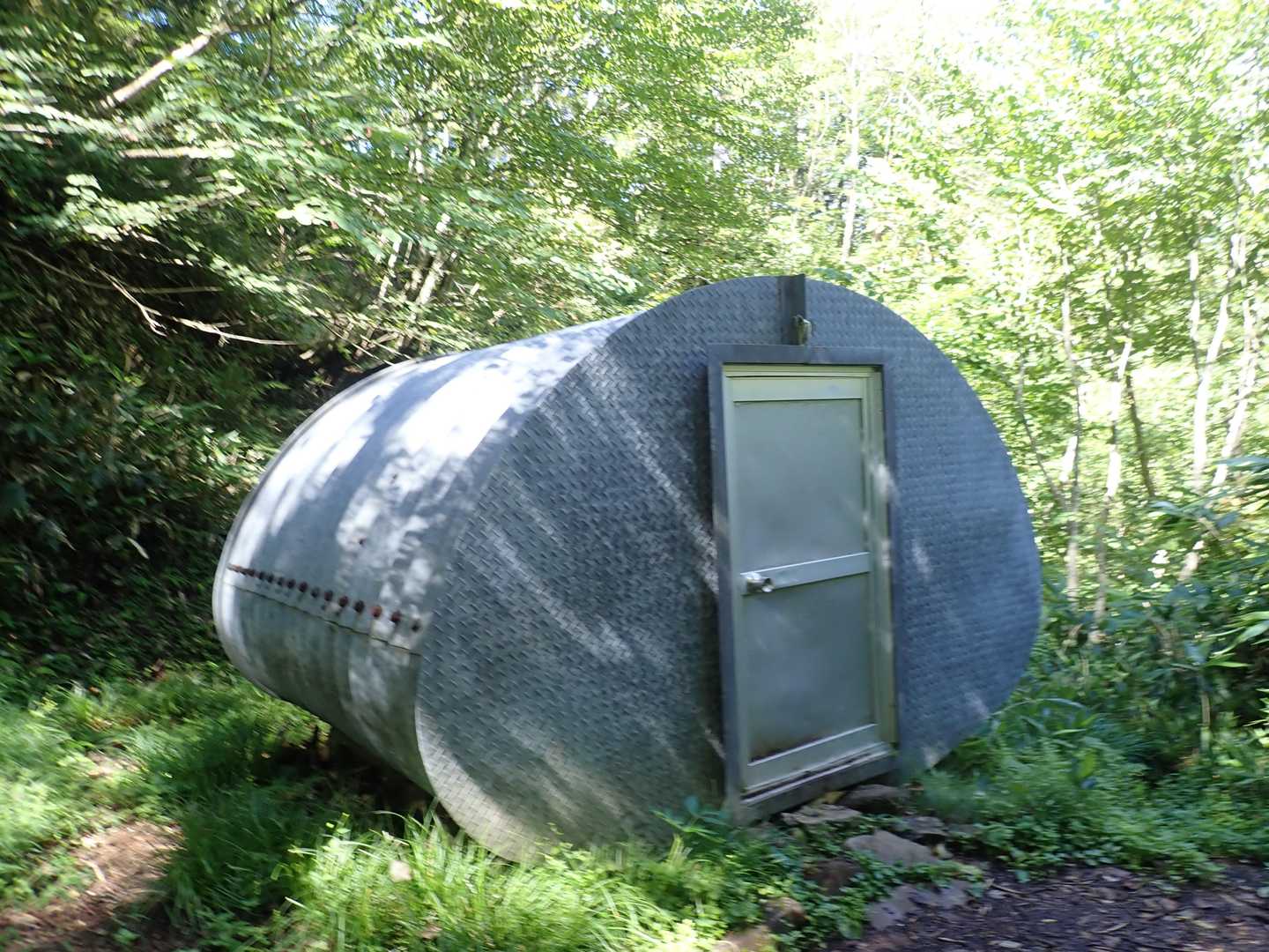 シンプルな避難小屋でした