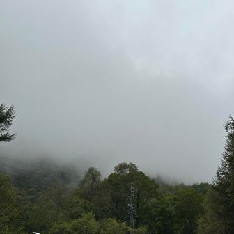 登山開始時真っ白
