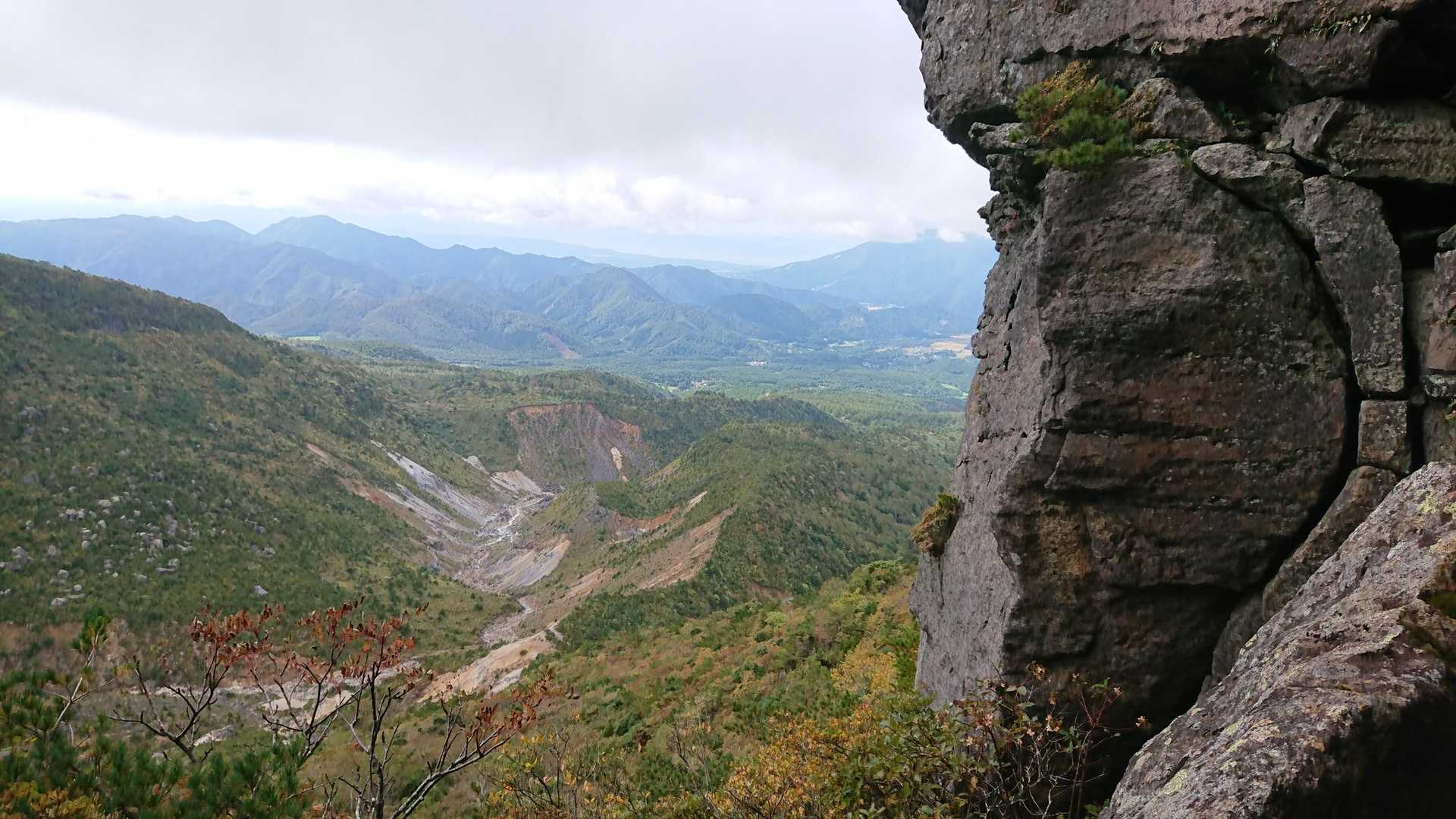 硫黄川の先に裏磐梯の湖沼🍁