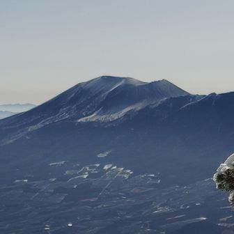 浅間山　雪が少ない