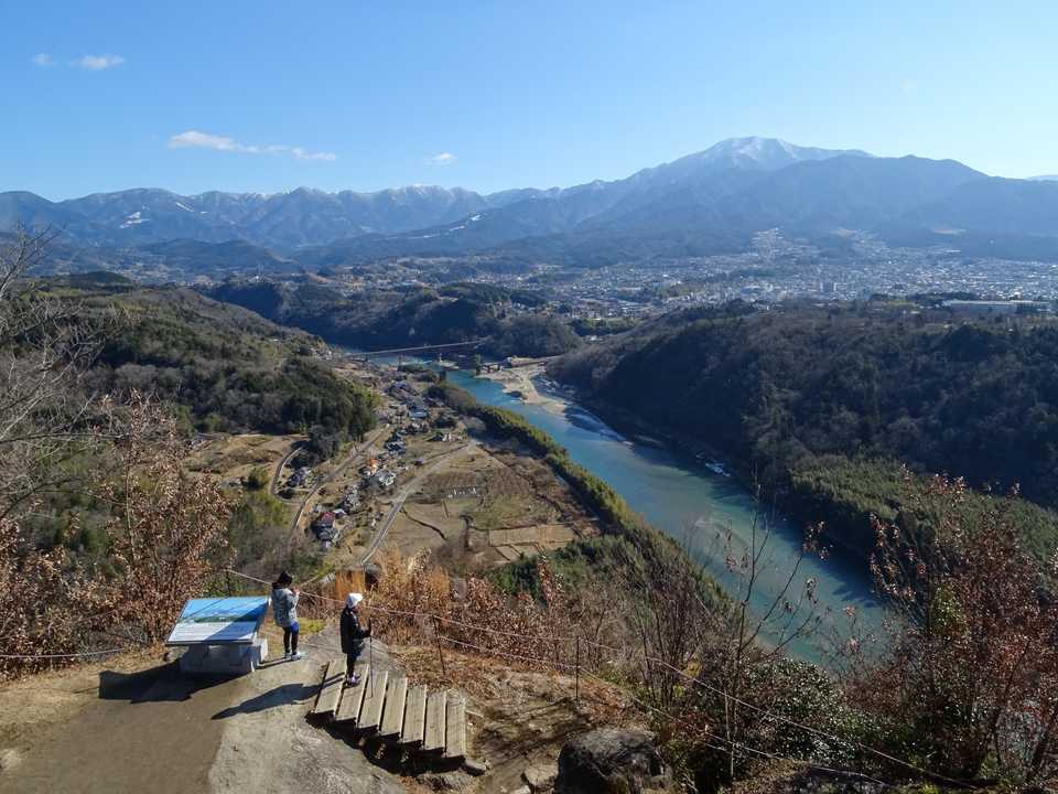 恵那山方面。
いつもは少しズームして撮っていますが今回はズーム無しで。