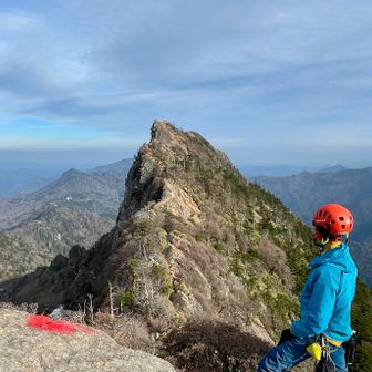まあ、時間的余裕あるときは三脚立てて自撮り😆