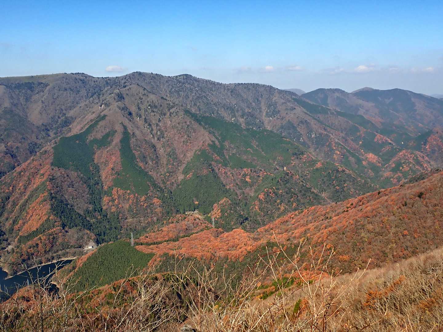 山が燃えています。