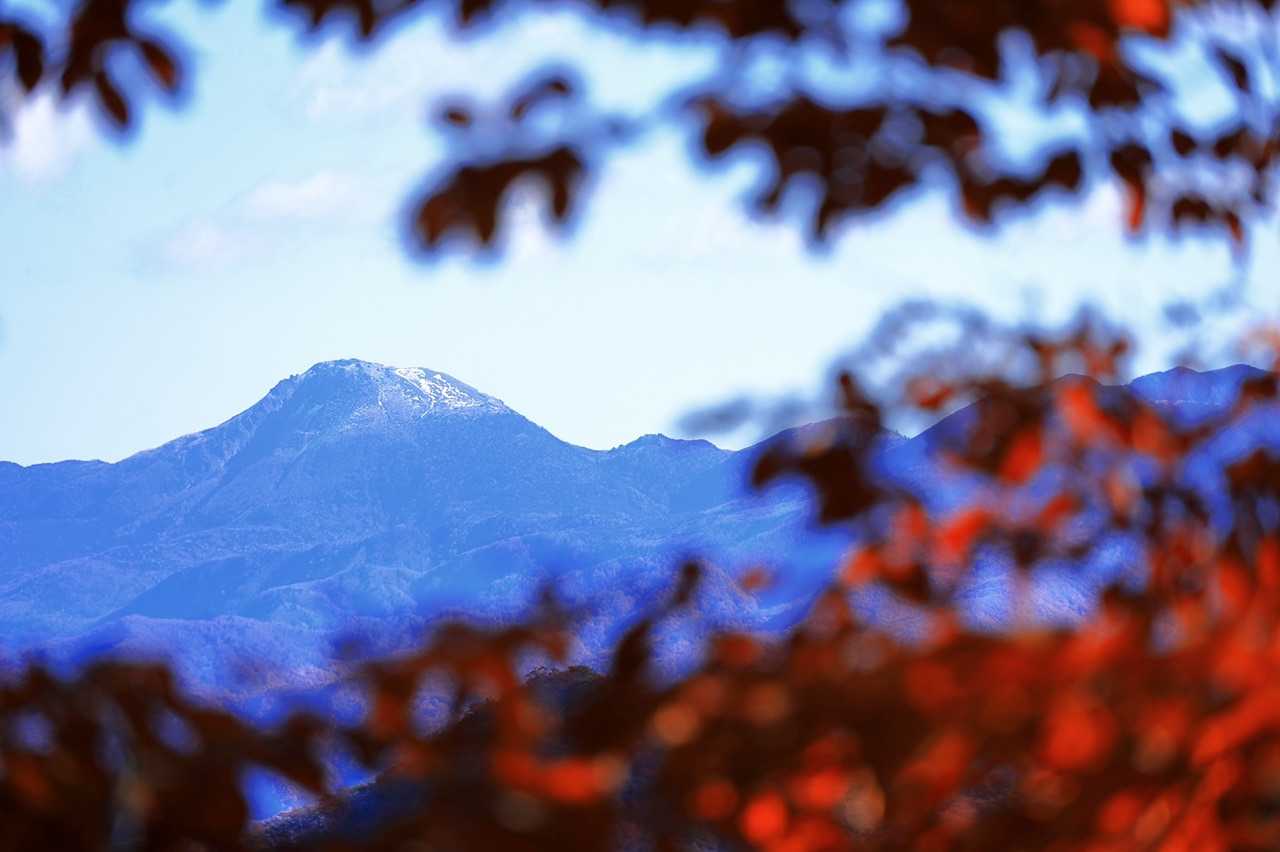 木賊山 山頂から日光白根山🍁