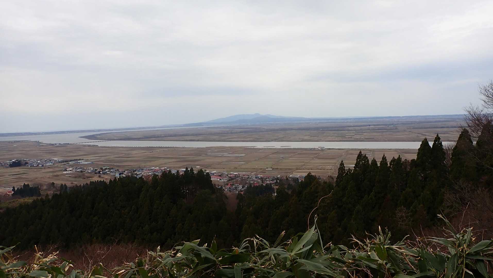 男鹿三山方面