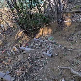 この山行で一番気を使う場所
特に下りは滑りやすいので慎重に