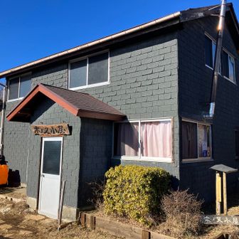 木ノ又小屋到着。明日10日から営業開始らしい。食事ができるみたいだね。