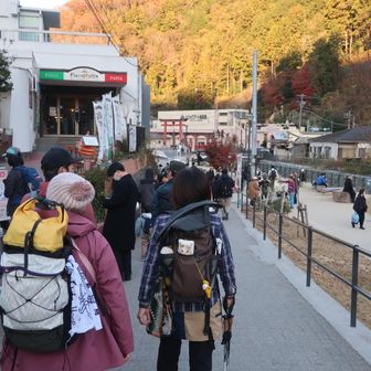 今日はお知り合いにバッタリ会いました。
次の日にそのお子さんに、会ったの❓と友人が聞いたところ　私がお持ち帰り用の天狗焼き👺を4個買ってその場で食べる用も買ってたと報告していたようで大爆笑🤣でした。