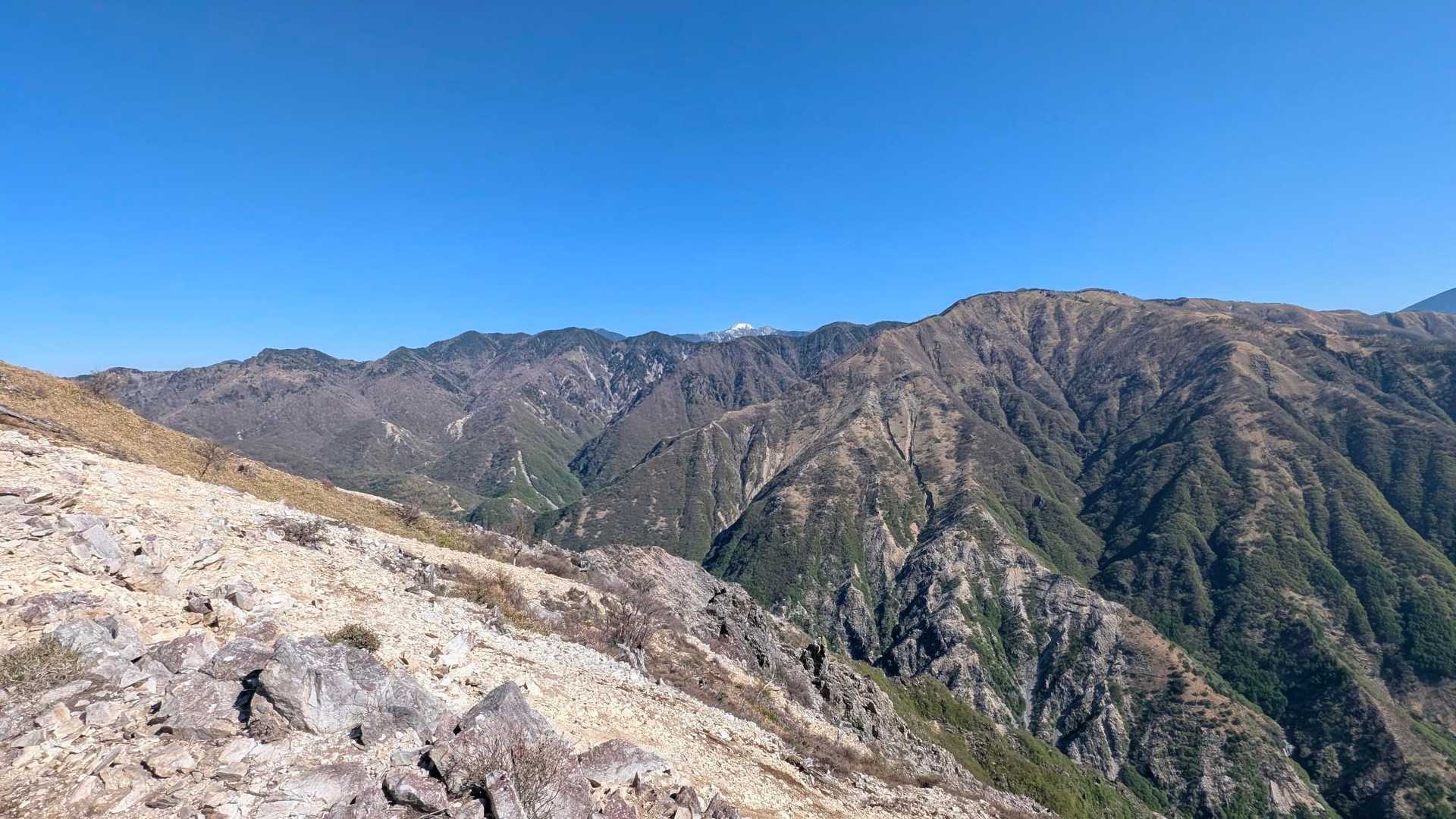 公園入口バス停-中倉山登山口-中倉山-沢入山-オロ山 周回コースの写真